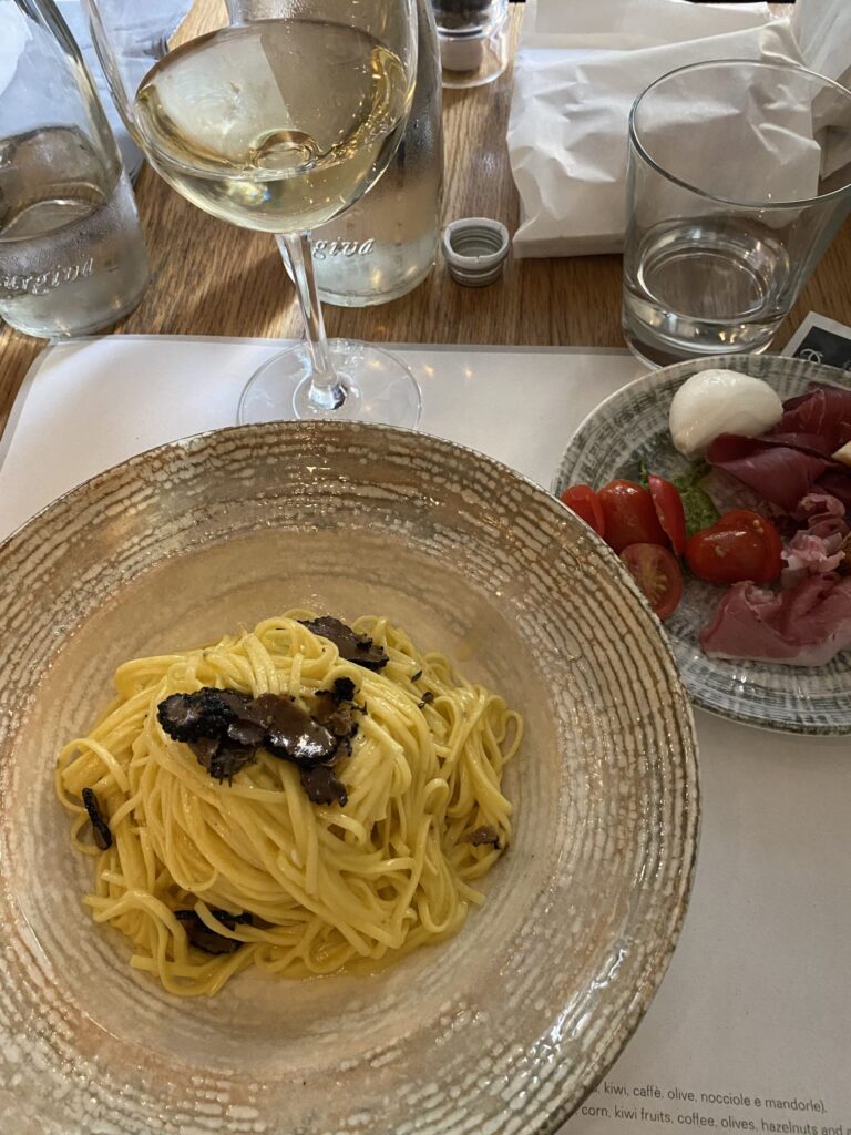 Restaurant, spaghetti à la truffe